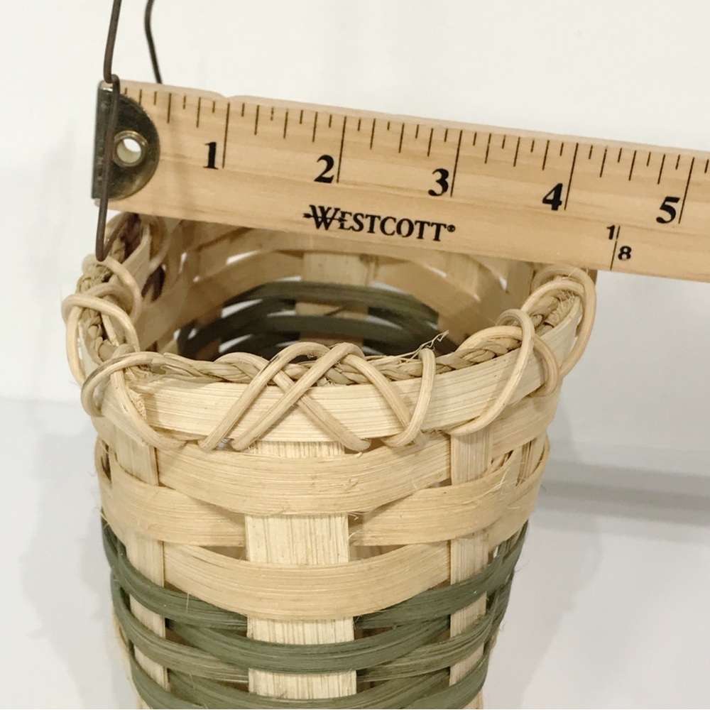 Vintage Signed Folk Art Wall Hanging Pocket Woven Wicker Basket Christmas Tree - Picture 5 of 15